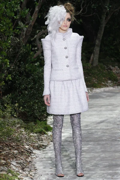 Look 9